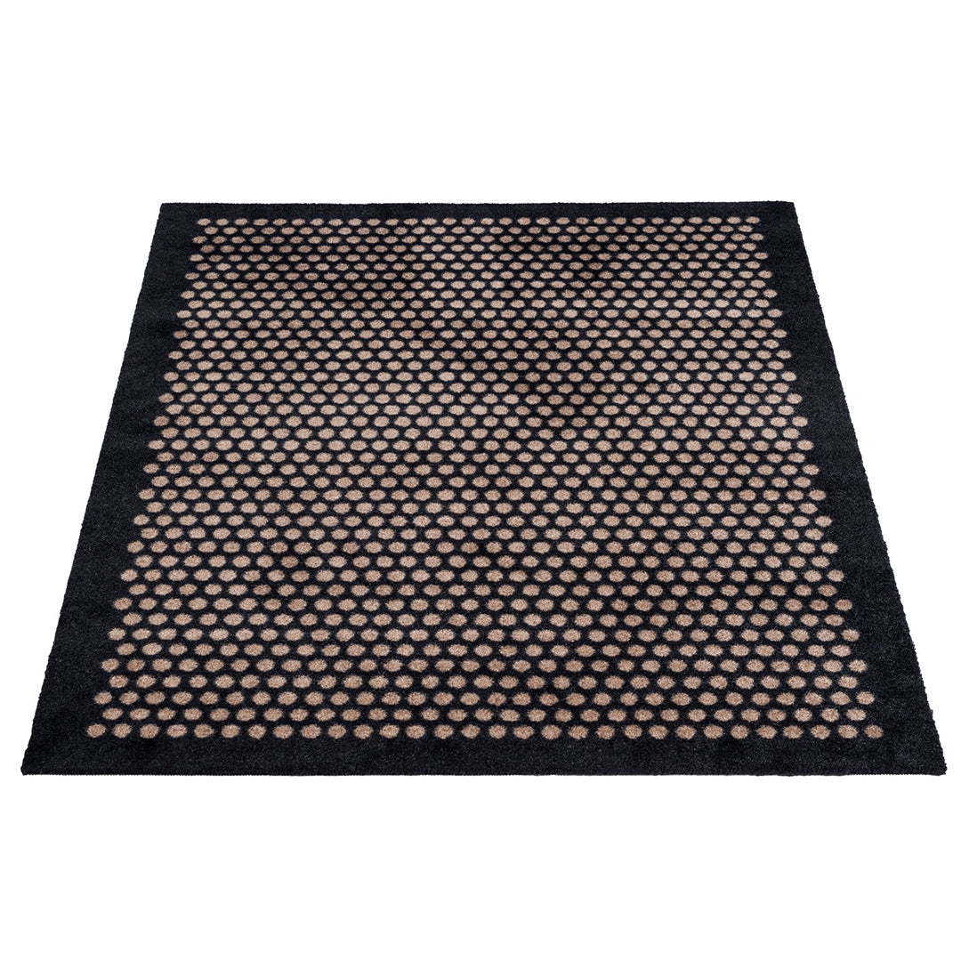 TÆPPE/MÅTTE 90 x 130 CM - DOT SORT/SAND
