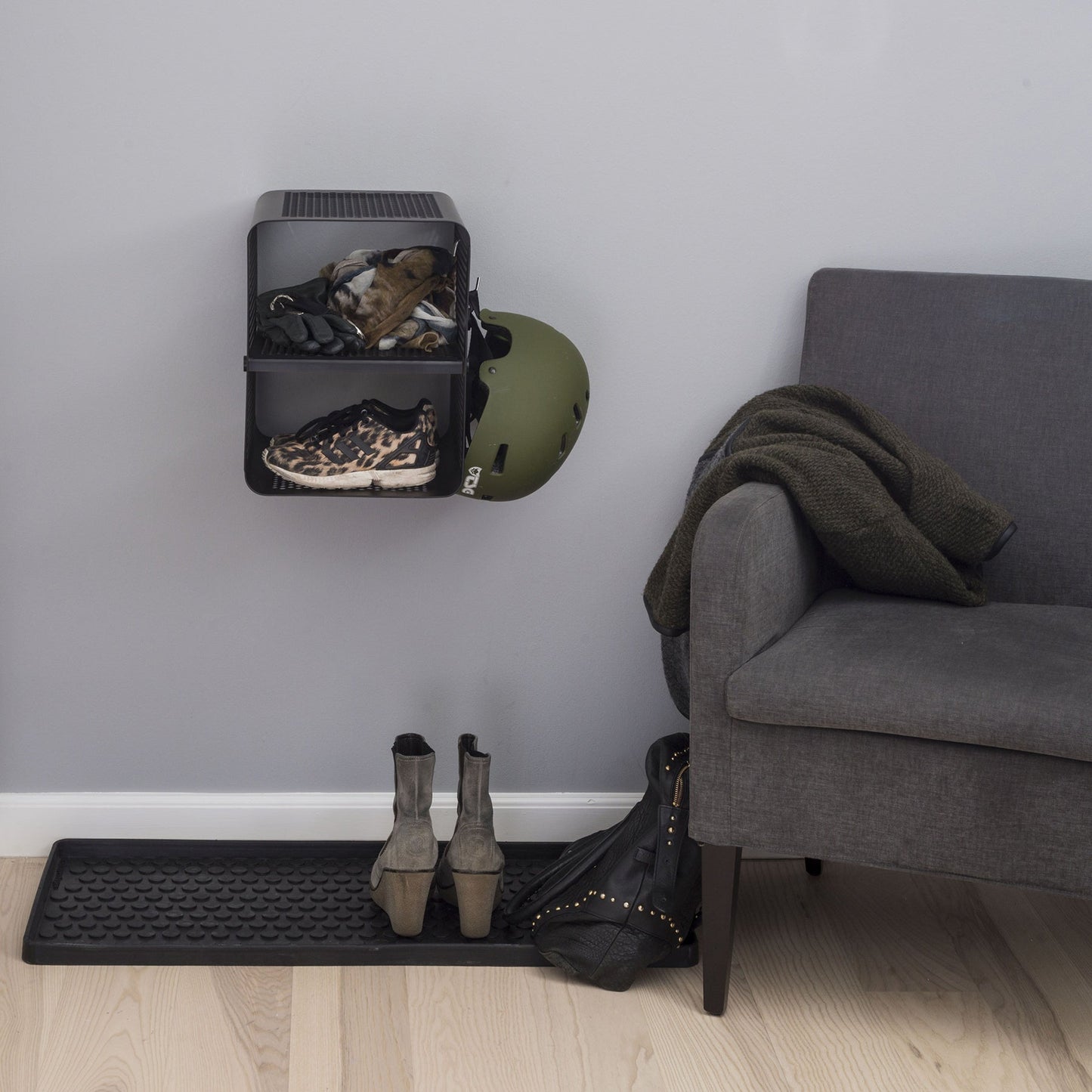 TICA RACK, WALL  - SMALL/BLACK